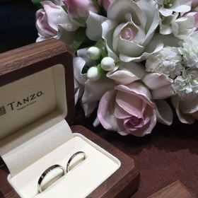 【TANZO.(鍛造指輪)の口コミ】 デザインはシンプルですが、形や素材、厚みや刻印などわたしたちの想いの…