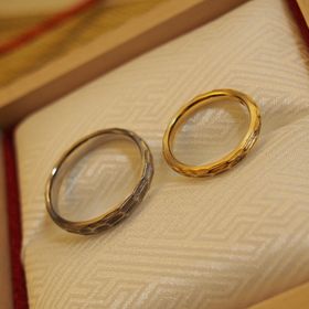 【TOMOE(トモエ)の口コミ】 マットで派手すぎないゴールドの色味と、指に引っかかって脱着しにくいと…