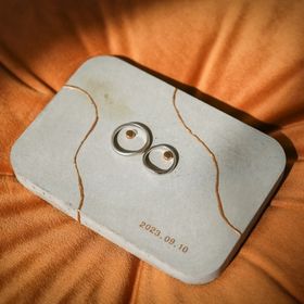 【Lamp OKACHIMACHI(ランプ御徒町)の口コミ】 長年使えるデザインにしました。
キラキラとしたポイントも欲しかったので…