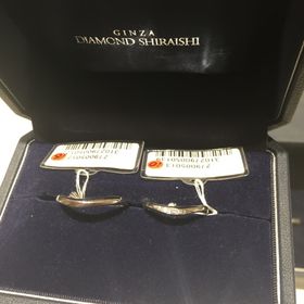【銀座ダイヤモンドシライシの口コミ】 値段とデザインで1番しっくりきたものを。
指輪の細さは実際につけてみる…