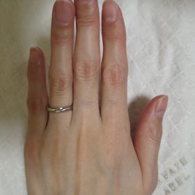 【Something Blue(サムシングブルー)の口コミ】 予算内に抑えつつ材質はプラチナで、ある程度の太さがある指輪を探してい…