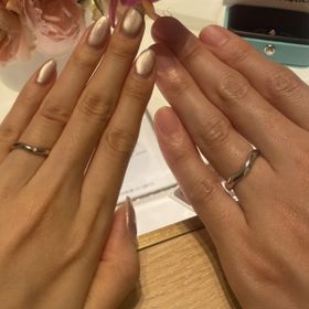 【ティファニー(Tiffany & Co.)の口コミ】 婚約指輪がティファニーだったので、結婚指輪もお揃いにしたく選びに行き…