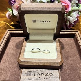 【TANZO.(鍛造指輪)の口コミ】 指輪のデザインはサンプル品を見て気に入った、マット加工、えぐり加工、…