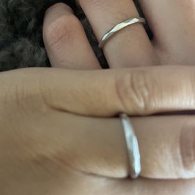 【カルティエ(Cartier)の口コミ】 シンプルで普段から付けられる、付け心地の良いものをおすすめします。価…