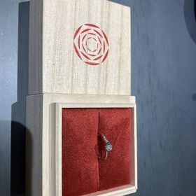 【出雲結(いずもゆい)の口コミ】 シンプルなデザインですが、装飾がどの方向から見ても見えるため煌びやか…