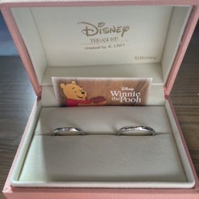 【ケイウノ ブライダル(K.UNO BRIDAL)の口コミ】 デザインがすごく可愛いです。シンプルですが、3つのダイヤモンドがさりげ…