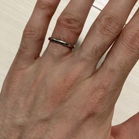 【Something Blue(サムシングブルー)の口コミ】 どんな時代、どんなファッションにも合うシンプルなデザインです。シンプ…