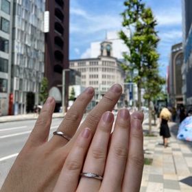 【ケイウノ ブライダル(K.UNO BRIDAL)の口コミ】 2人の共通の考えとして、職場に普段からつけていける自然でつけ心地の良い…