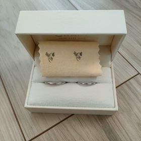 【CRAFY(クラフィ)の口コミ】 シンプルなシルバーのリングをベースに、平甲丸の丸みを加えることで柔ら…