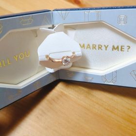 【TOMOE(トモエ)の口コミ】 櫻をモチーフにした指輪です。ピンクゴールドがとてもよくあっており、華…