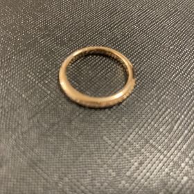 【ラザール ダイヤモンド(LAZARE DIAMOND)の口コミ】 デザインはハーフエタニティ。
カラーはピンクゴールド。
婚約指輪の定番…