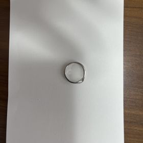 【hitotsuchi(ヒトツチ)】の口コミ 一捻りされたデザインに2人で気に入りました。プラチナか、ゴールドか最後...