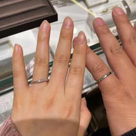 【アイプリモ(I-PRIMO)の口コミ】 女性と男性の指輪でねじれ方が反転していて、とても可愛いです。
女性側の…