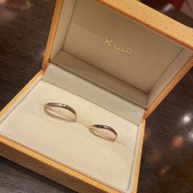 【ケイウノ ブライダル(K.UNO BRIDAL)の口コミ】 2人で一本の純糸を指輪に結びつける、純糸結びセレモニーがあります。
2人…