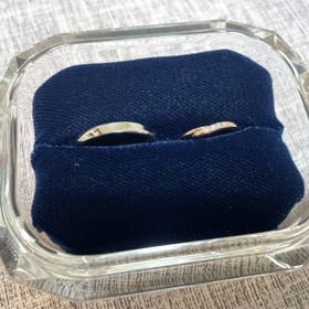 【ヴァンドーム青山(VENDOME AOYAMA)の口コミ】 結婚指輪のデザインは、試着時からウェーブで探しており、シンプルな形を…