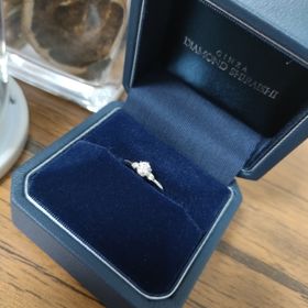 【銀座ダイヤモンドシライシの口コミ】 とてもオーソドックスでクラシックなデザインのダイヤモンドと、自分の指…