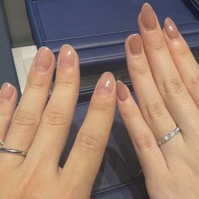 【銀座ダイヤモンドシライシの口コミ】 ダイヤモンドシライシはシンプルなものが多く、ハーフエタニティをつけた…