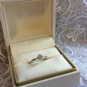 【ヴァンドーム青山(VENDOME AOYAMA)の口コミ】 シンプルなデザインの物を探しており、こちらのブランドはスッキリしたデ…