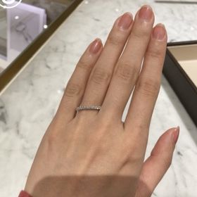 【AHKAH(アーカー)の口コミ】 ダイアモンドのエタニティリングが欲しかったので見に行きました。スタッ…