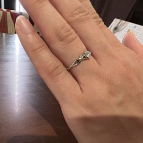 【雅-miyabi- の口コミ】 形が良く、シンプルな指輪です。商品名が「奏」というもので、お互い音楽…