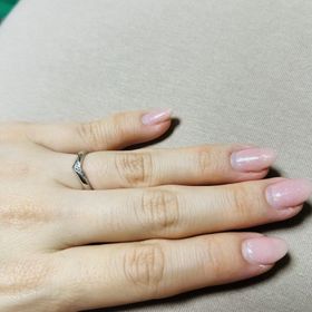 【アイプリモ(I-PRIMO)の口コミ】 V字が特徴的なレイアです
指輪をつけた時に指輪が斜めになるのに少し違和…