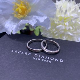 【ラザール ダイヤモンド(LAZARE DIAMOND)の口コミ】 シンプルテイストの指輪を探して複数の店舗を巡っていましたが、こちらの…