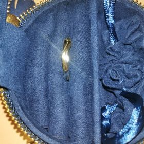 【銀座ダイヤモンドシライシの口コミ】 グラスゴールドとプラチナを組み合わせたデザインがとても特徴的でした。…