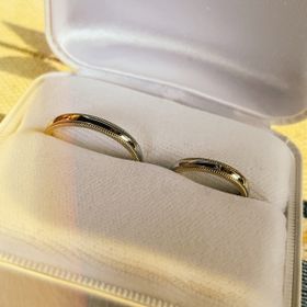 【BONDS(ボンズ)の口コミ】 一見とてもシンプルに見えるが、レディースはダイヤが付いていて上品。プ…