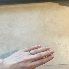 【アイプリモ(I-PRIMO)の口コミ】 指が綺麗に見えるウェーブタイプの指輪です。私は水かきがかなり深いタイ…