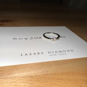 【ラザール ダイヤモンド(LAZARE DIAMOND)の口コミ】 ダイヤモンドを後から選んでつけることが出来るため、気に入ったグレード…
