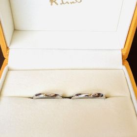 【ケイウノ ブライダル(K.UNO BRIDAL)の口コミ】 シンプルなデザインながら、"ふたりで誓いの儀式を行う『VowsRing（…