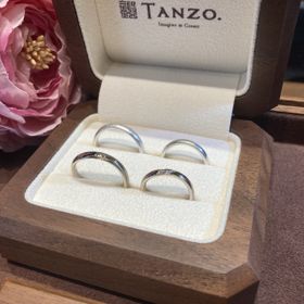 【TANZO.(鍛造指輪)の口コミ】 コーラルゴールドのS字ウェーブの指輪です。表面は周りをマット加工にして…