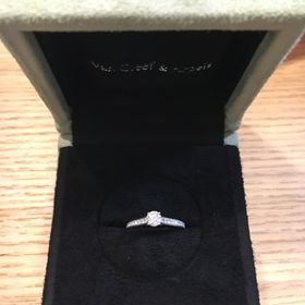 【ヴァン クリーフ＆アーペル(Van Cleef & Arpels)の口コミ】 ダイヤが一つだけのデザインの指輪は、婚約指輪感がとても出てしまって、…