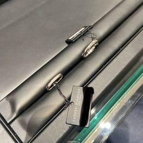 【ラザール ダイヤモンド(LAZARE DIAMOND)の口コミ】 着け心地がとてもよく、ダイヤがまるく入っているのが可愛かったです。
お…