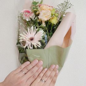 【銀座ダイヤモンドシライシの口コミ】 シンプルで華奢なイメージが好きな方はとてもおすすめ。
細いけど、ねじっ…