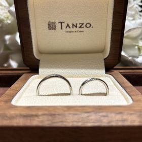 【TANZO.(鍛造指輪)の口コミ】 結婚指輪ですが、妻の希望するダイヤを散りばめて世界で一つだけの指輪を…