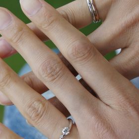 【COLANY(コラニー)の口コミ】 装着時、自分の指がとても綺麗に見えたのが決め手でした。一般の女性より…