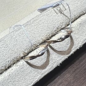 【AMATSU(アマツ)の口コミ】 コンビネーションデザインが他には無いシンプルですが、斜めに線が入って…