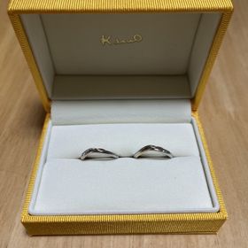 【ケイウノ ブライダル(K.UNO BRIDAL)の口コミ】 もともとある指輪のデザインに二人の思い出や記念日をもとにして決めた刻…