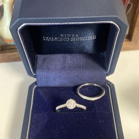 【銀座ダイヤモンドシライシの口コミ】 普通のシンプルなデザインと比べて一段と華やかなデザインですが、纏まり…