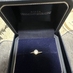 【銀座ダイヤモンドシライシの口コミ】 プロポーズリングを購入しました。ダイヤモンドを自分で選びリングを2人で…