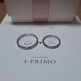 【アイプリモ(I-PRIMO)の口コミ】 どんな服装にも合うデザインで着け心地も大変良いです。
小さいダイヤモン…
