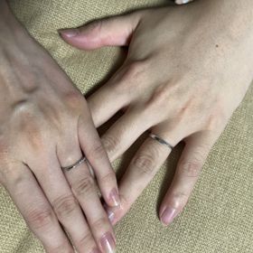 【銀座ダイヤモンドシライシの口コミ】 さりげない光り方もとてもお気に入りです！
指も綺麗に見せてくれ、つけて…