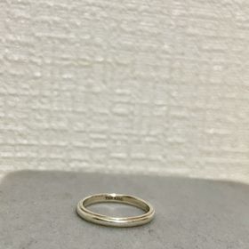 【THE KISS(ザ・キッス)の口コミ】 シンプルで、どのような服装でも合うような指輪です。
金属アレルギー対応…