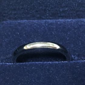 【4℃ BRIDAL(ヨンドシーブライダル)の口コミ】 ダイヤが小ぶりだけどすごくキラキラしてるのでとても気に入っています。…