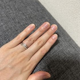 【PORTADA(ポルターダ)の口コミ】 デザインがシンプルなのに、他と被らない指輪なのが魅力的。デザインにか…