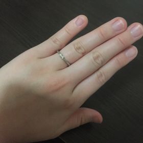 【A・D・A(エー・ディー・エー)の口コミ】 色々な指輪を見て回っていて、この指輪が1番最後に見た指輪でした。デザイ…