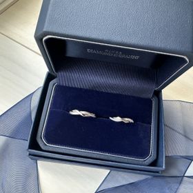 【銀座ダイヤモンドシライシの口コミ】 元々インターネットで確認していた時にはコンビのデザインでなんとなく派…