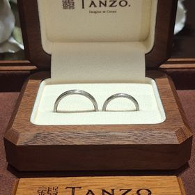 【TANZO.(鍛造指輪)の口コミ】 鍛造製法のため通常より強度が高く、長い間付けていても歪みが少ない。
フ…