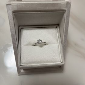 【ENUOVE(イノーヴェ)の口コミ】 長く使える物を探していました。今回のデザインはリングが細すぎず太すぎ…